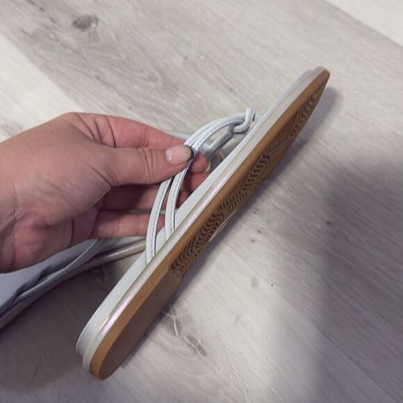 NWT- OLUKAI- Women's Aka Sandals- IRIDESCENT/VAPOR- Size 7 - Picture 8 of 10